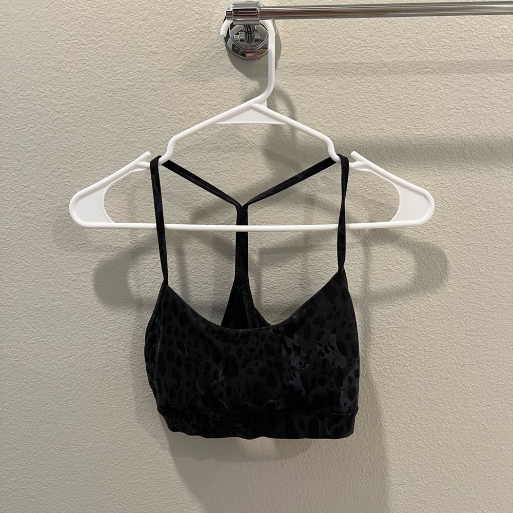 Lululemon flow y sports bra